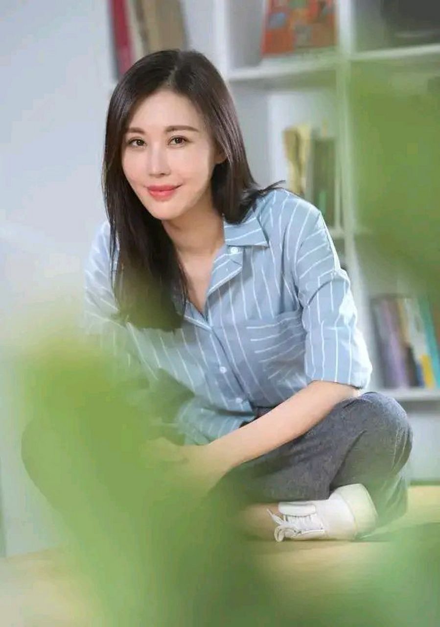 "    妻子淡淡地说: "厉害,厉害,我告诉我爸去.