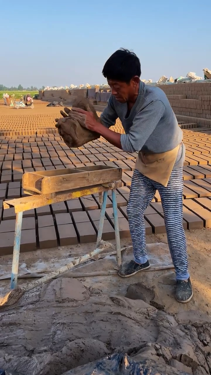 砖坯手工制作工艺是我国劳动人民在生产劳动中取得的独特经验