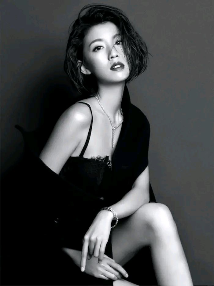 蔡思贝精美壁纸:颜值超高,甜美迷人!