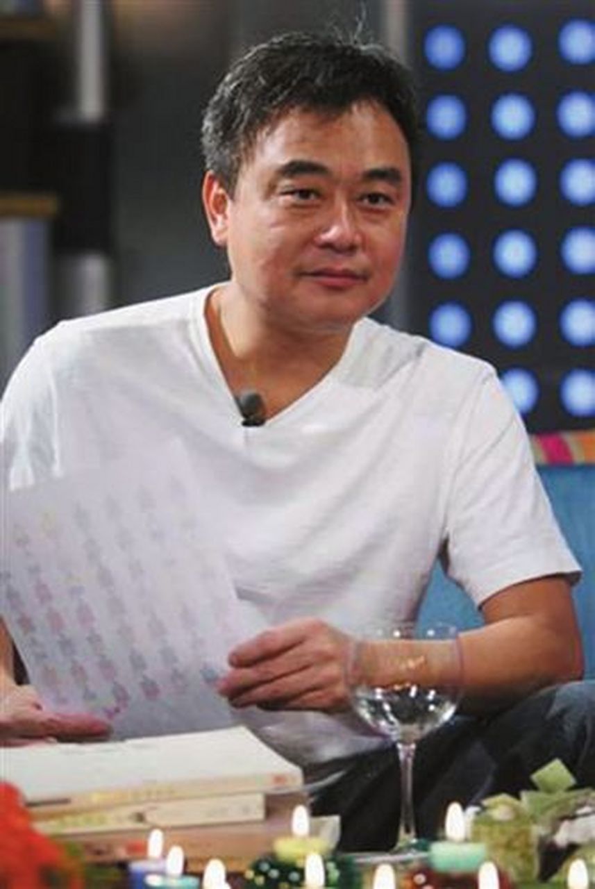 刘若英师父陈升被曝大瓜 7月13日台媒报道,歌手陈升被女设计师指控性