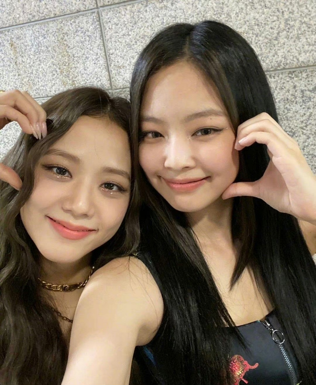 jennie金智秀成立个人工作室#  据韩媒,报道,blackpink成员jennnie和