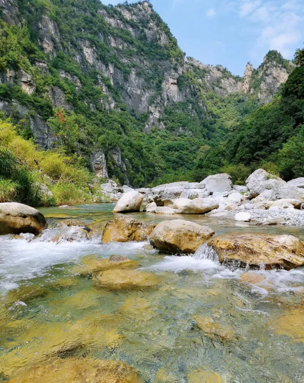 郑州周末去哪玩# 周末,应朋友之邀,到焦作市净影风景区考察.