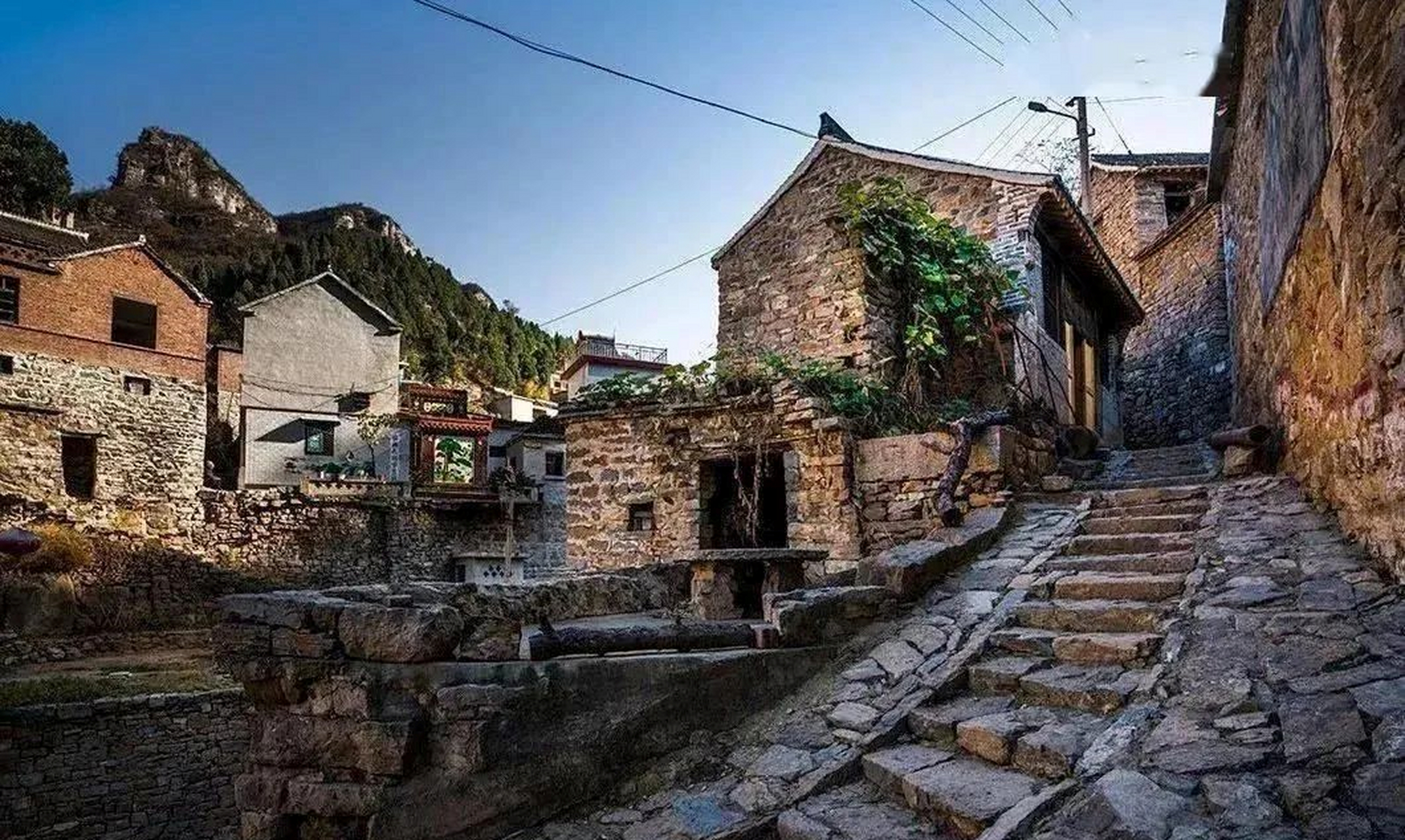 大洼村位于河北涉县更乐镇境内,坐落在一处山谷内.