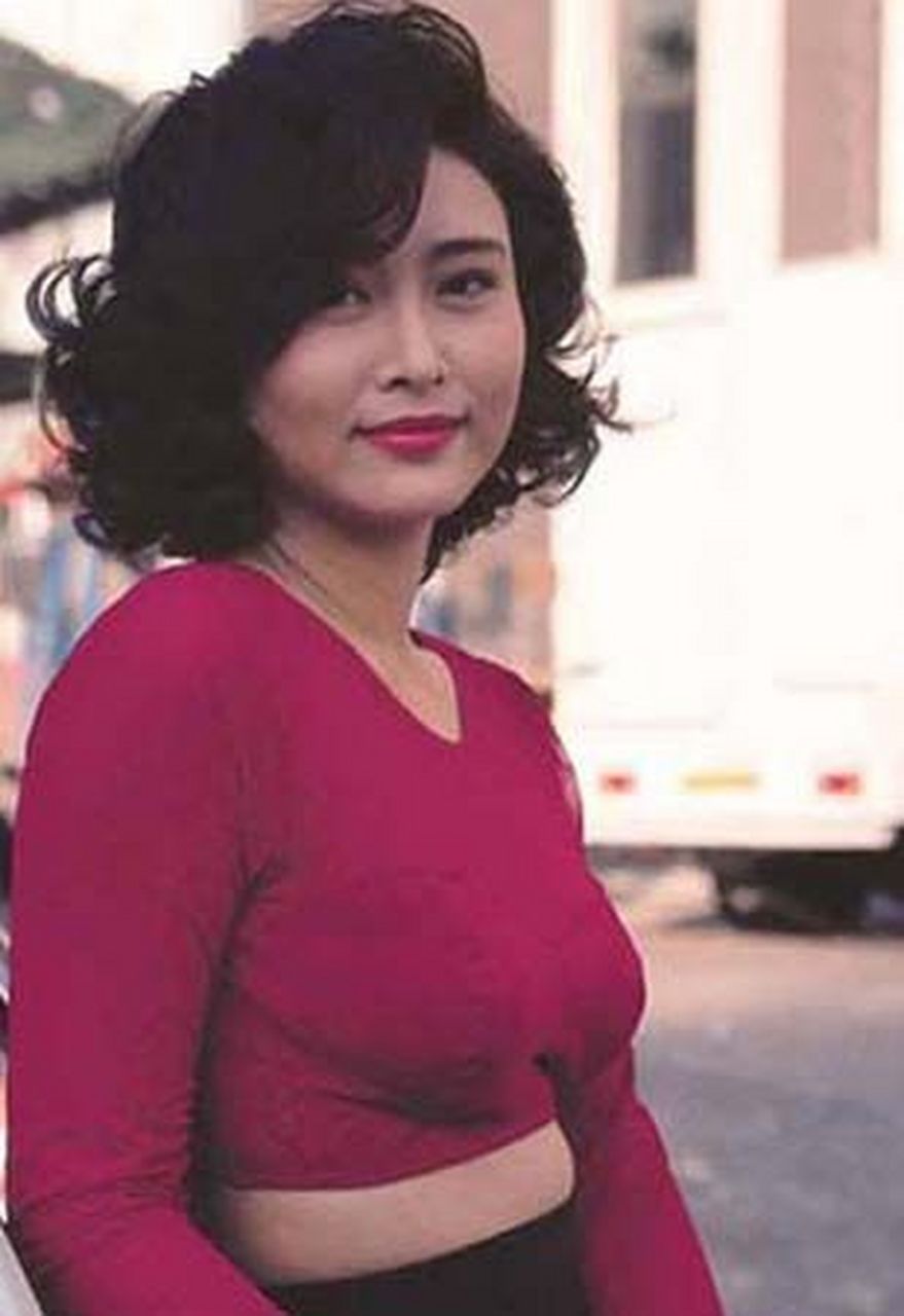 1992年,美国籍华裔女演员叶玉卿的摆拍,她不仅五官精致,身材更是分外