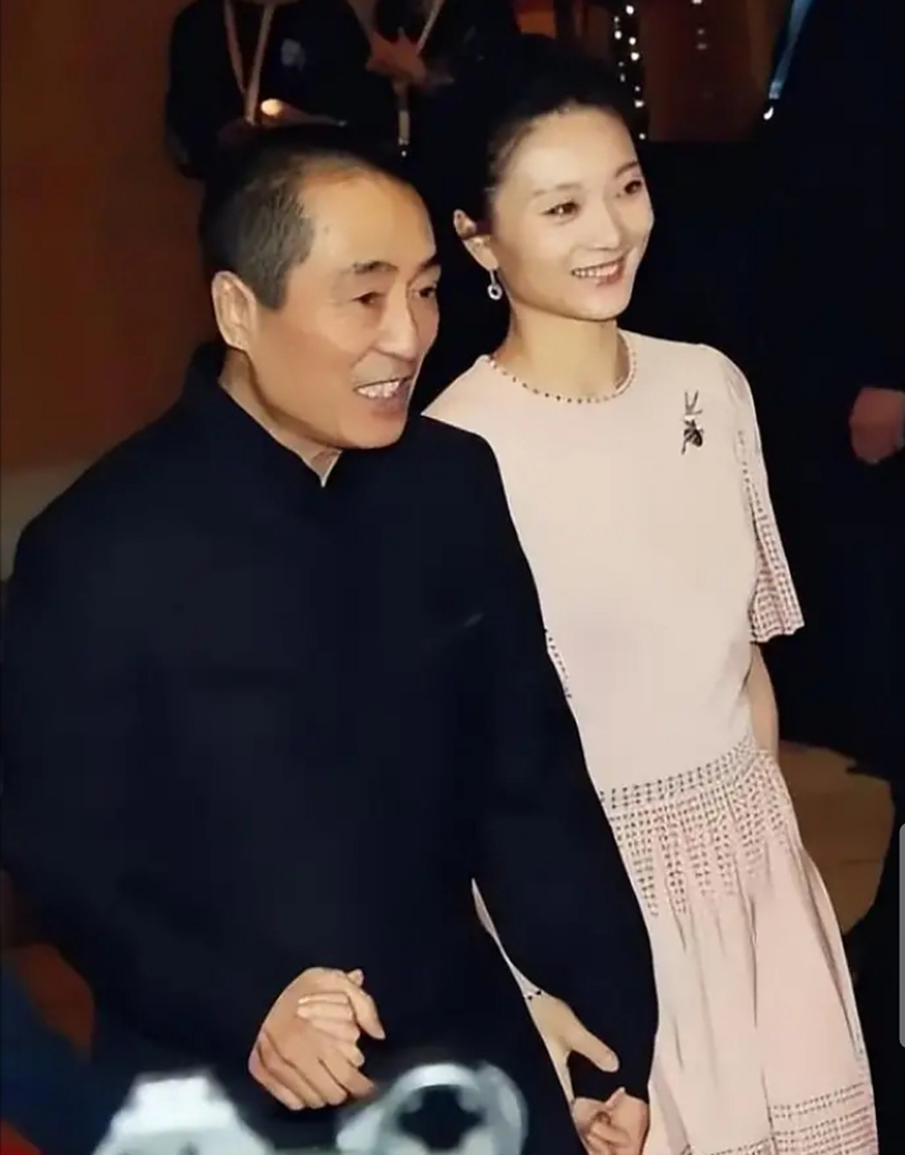 " 02 1999年,张艺谋去北京电影学院挑演员,大家听说了