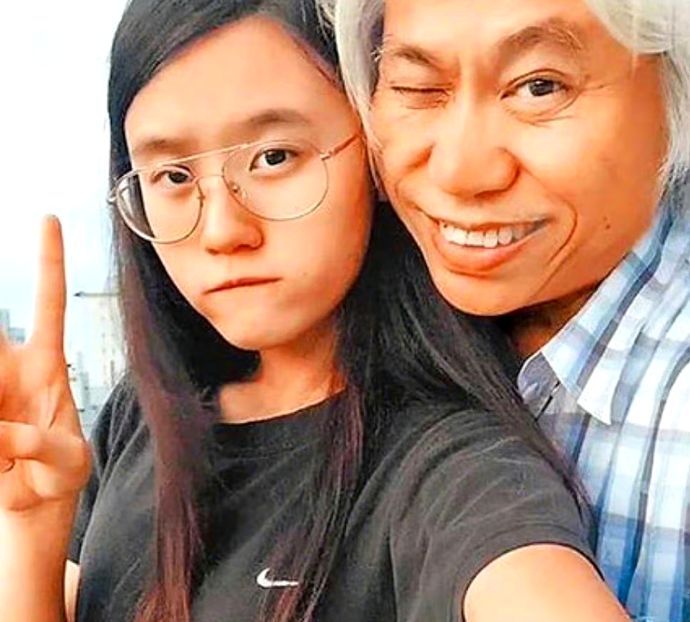 台媒报道"爷孙恋"中男方李坤城去世了,享年67岁,小40岁女友林靖恩发文