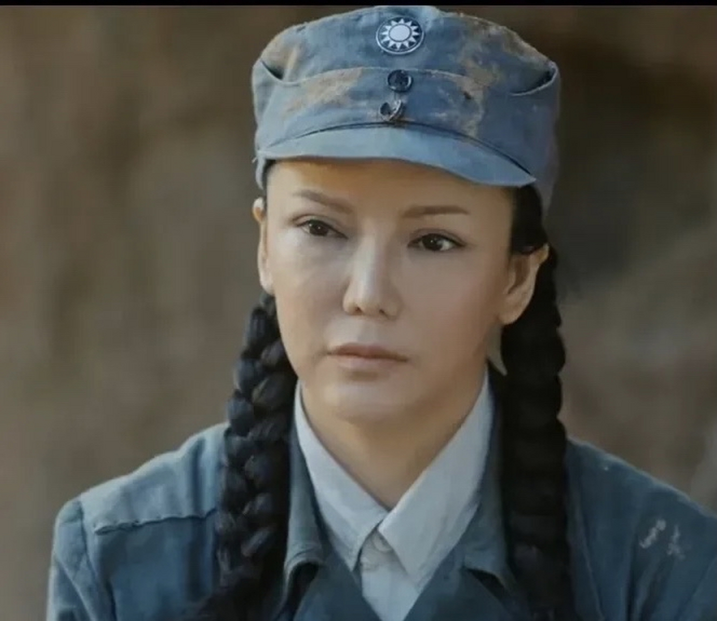 现如今的抗日剧真的看不下去,女演员满脸"科技与狠活",怎么看怎么挑戏