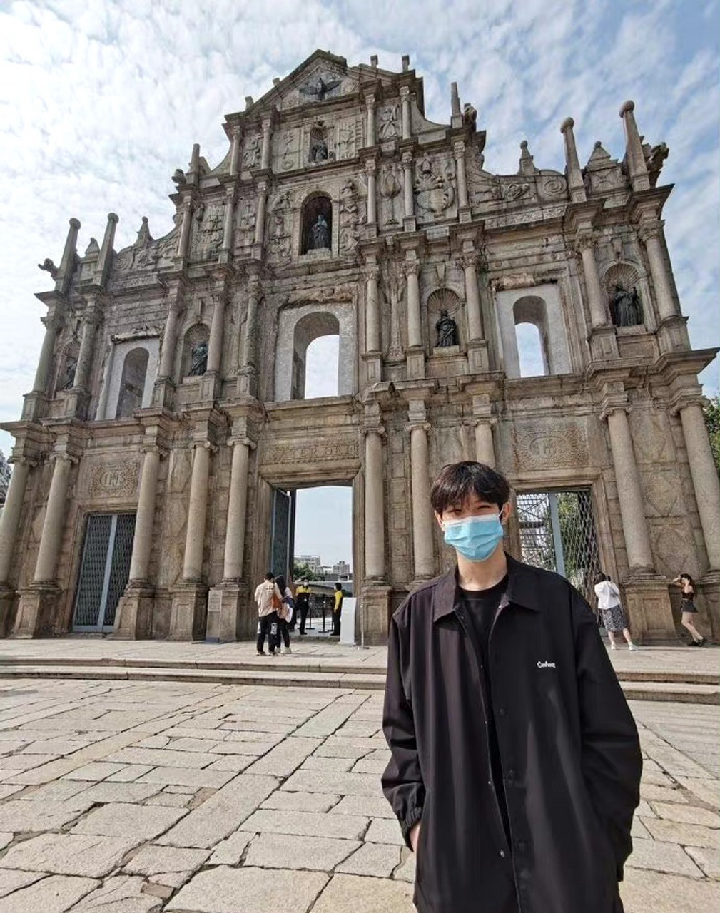 张智霖袁咏仪儿子微博晒近照,16岁的张慕童好帅气!