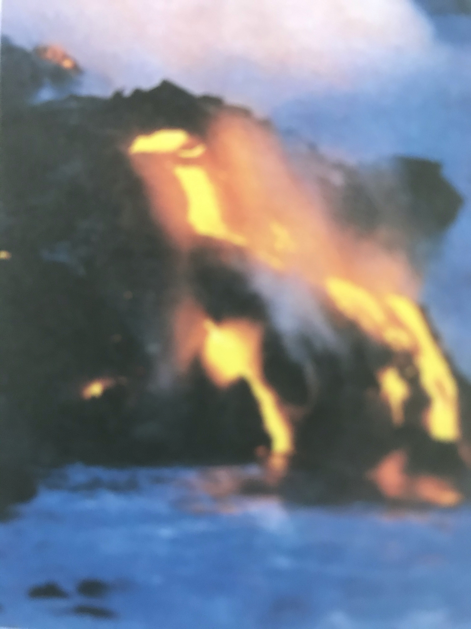 海面上神秘的海火97         1975年9月2日傍晚,在江苏近海地区朗家