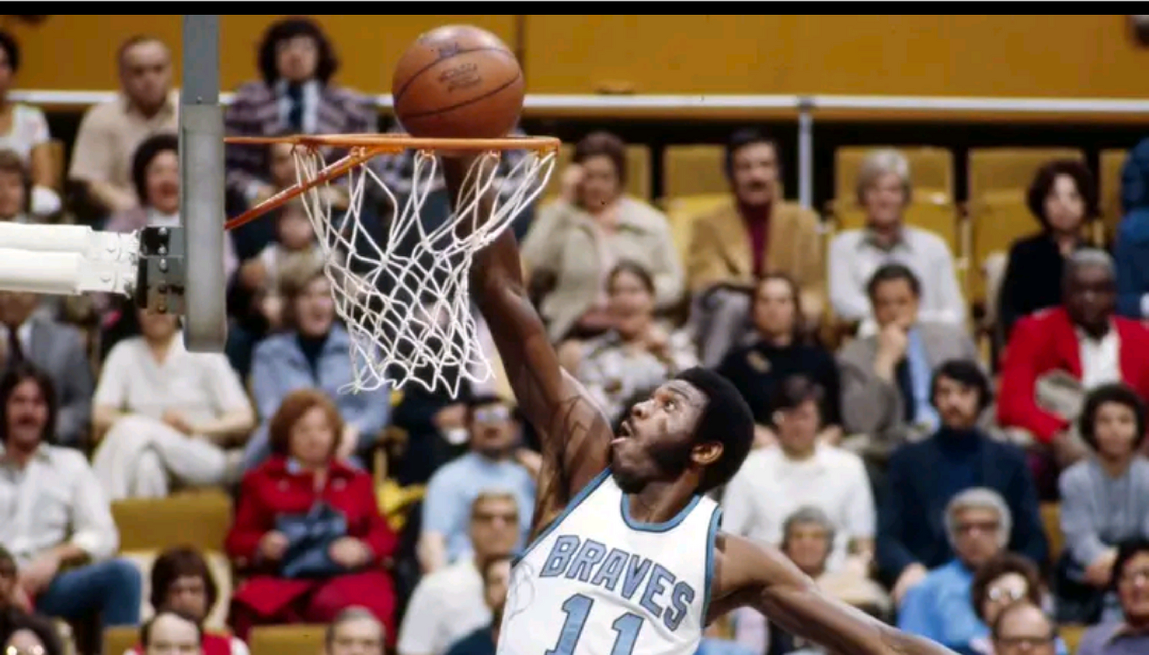 美媒晒图为鲍勃-麦卡杜庆生  09月26日讯 nba数据专家justin kubatko