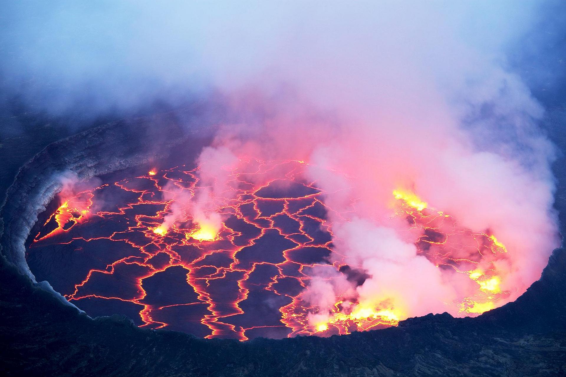 刚果火山图片