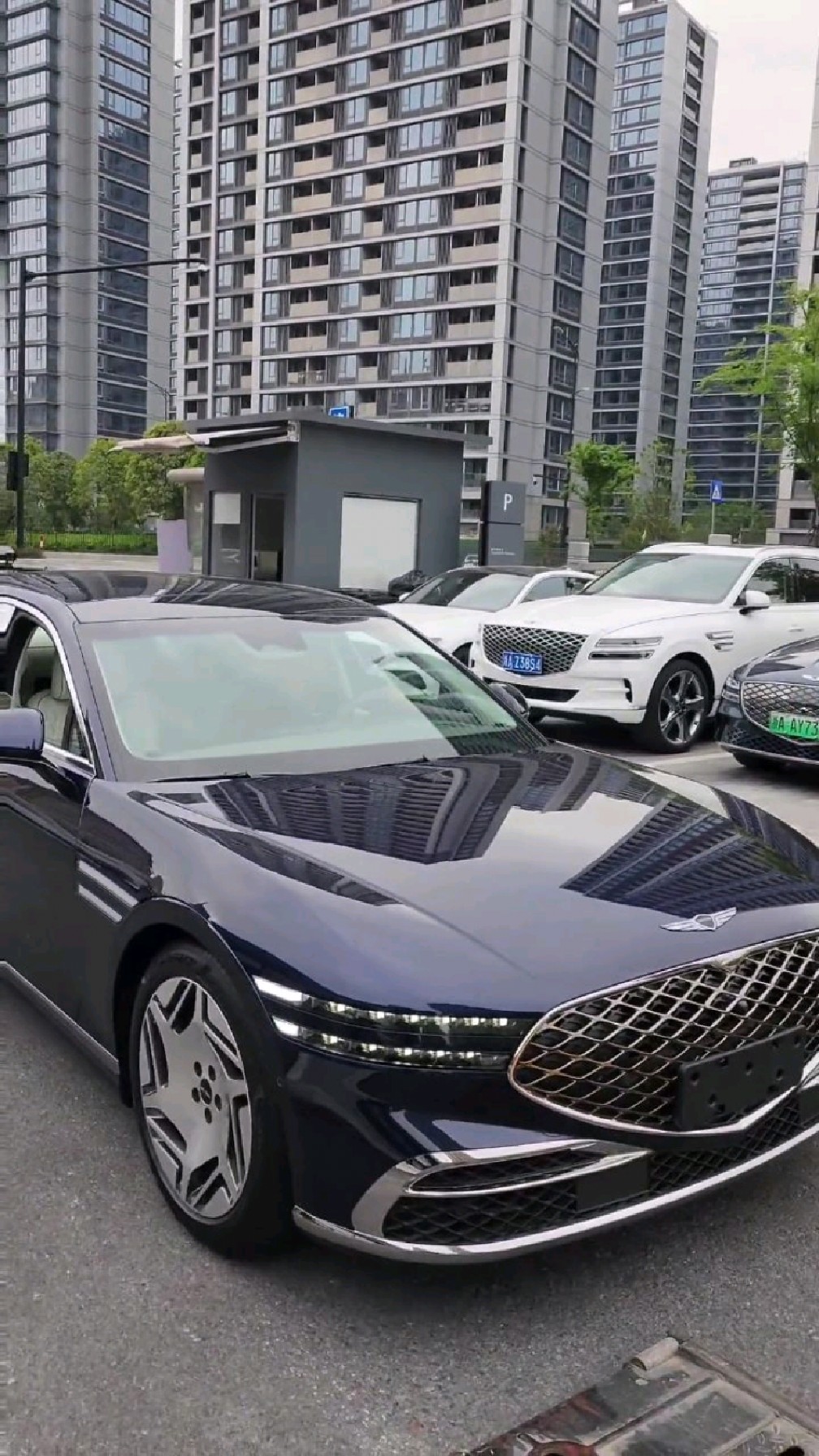 韩系高端车型捷尼赛思g90行政加长版