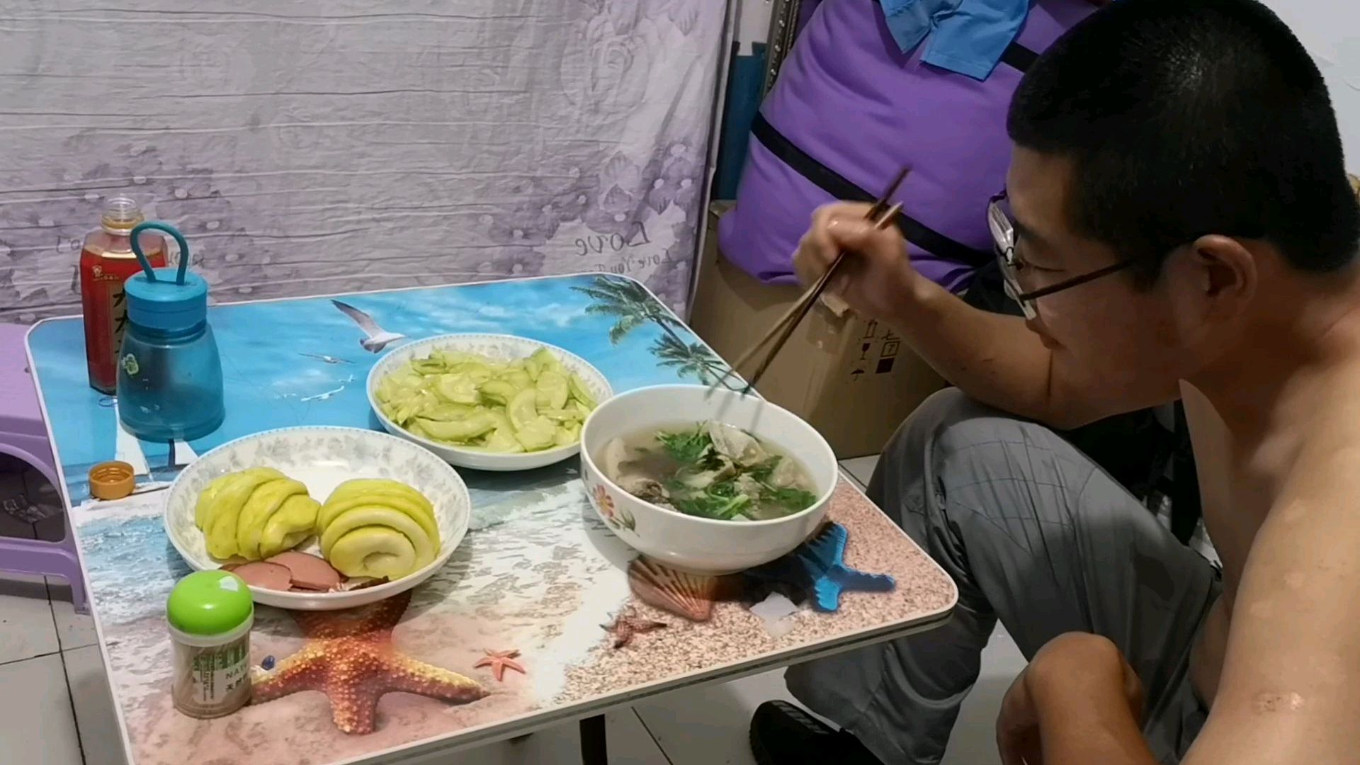 北漂:老公会赚钱,媳妇不会赚钱但会体贴,按老公胃口做喜欢的汤