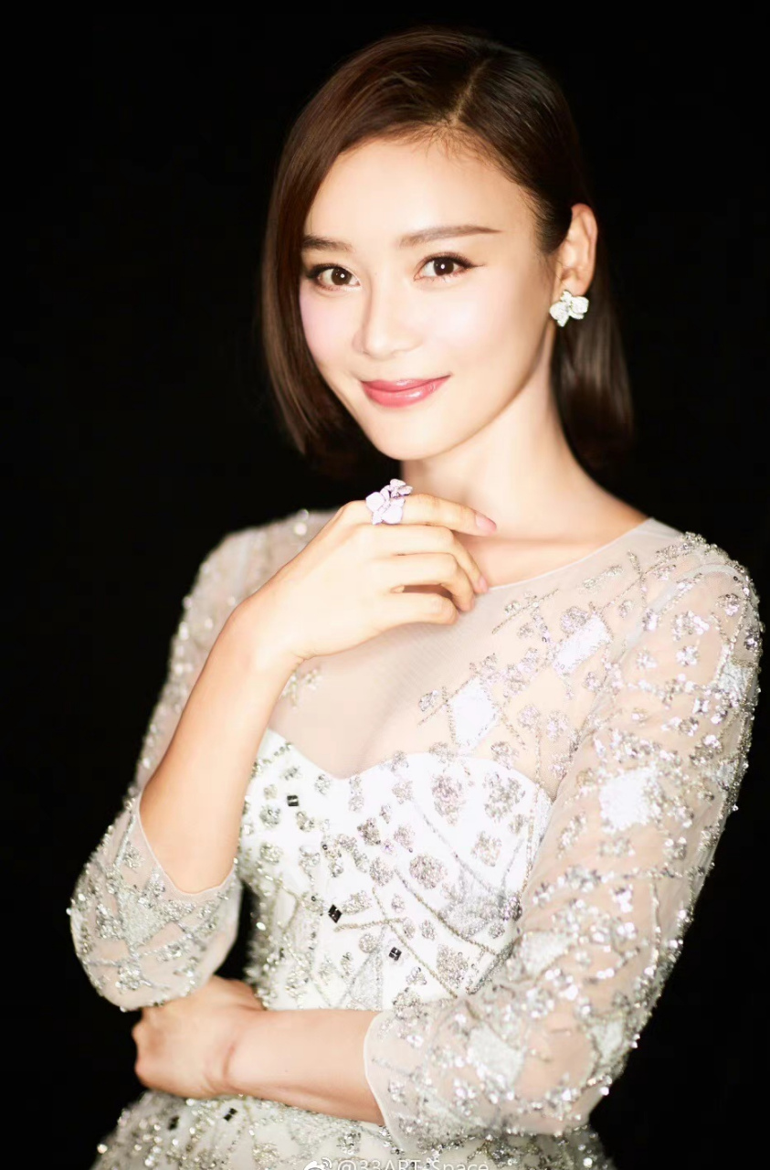 袁姗姗这个发型有点贴