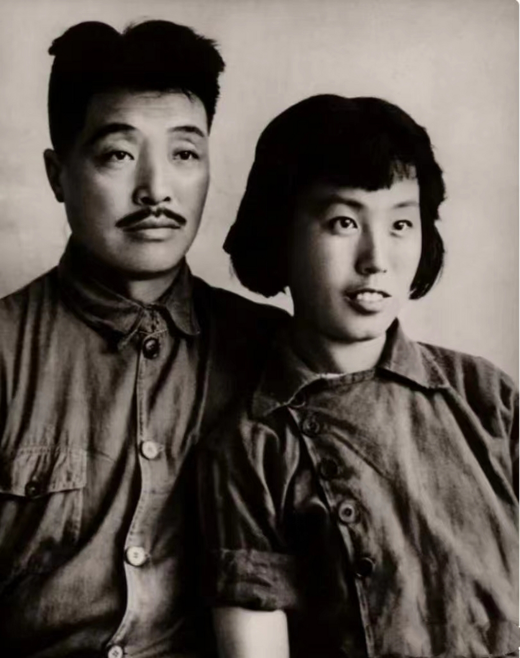 那时的薛明可是当时数一数二的美女,没有美妆的加持也没有艳丽的