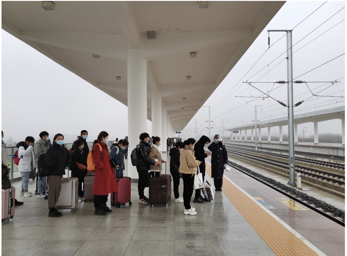 西华站对进京g1572次列车二次安检