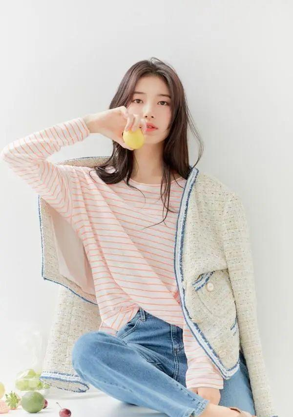 裴秀智真的美,露脚牛仔搭配粉色打底,不仅优雅还大气