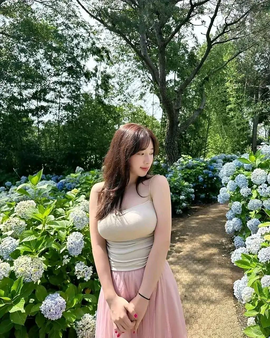 微胖女孩最美了#美女# #夏天生活图鉴