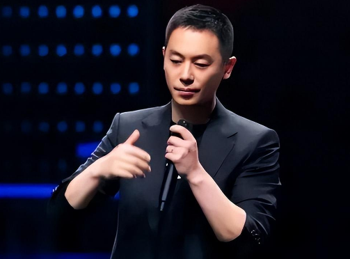 天道有轮回!得罪郭麒麟才4年的朱亚文,沦为"糊咖"真不冤!