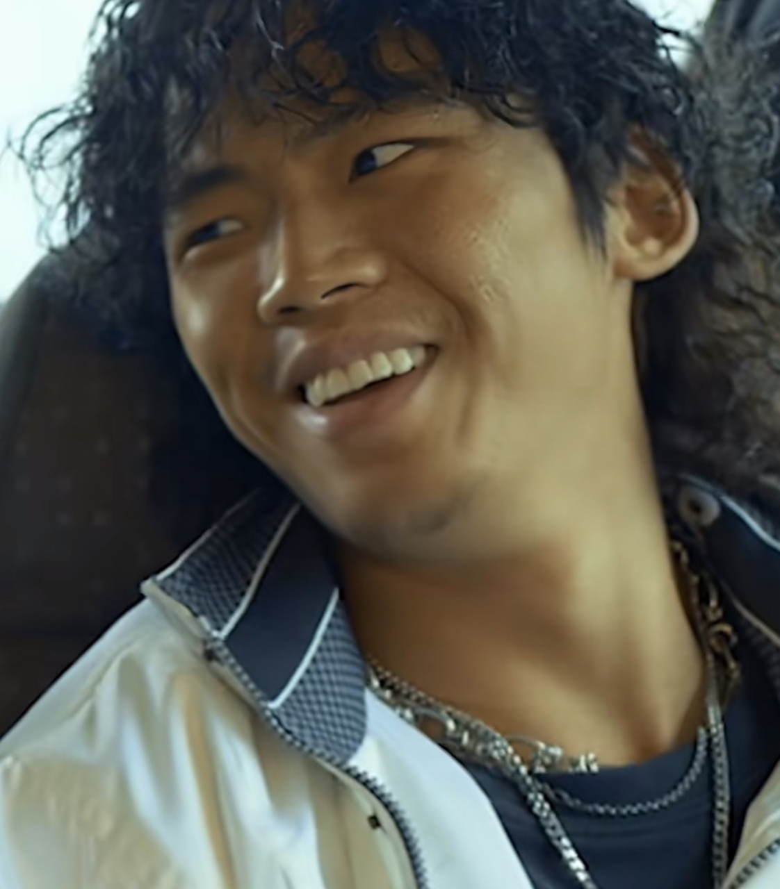 《八角笼中》成年马虎的饰演者陈永胜,可不简单!  别看陈永胜面孔很新