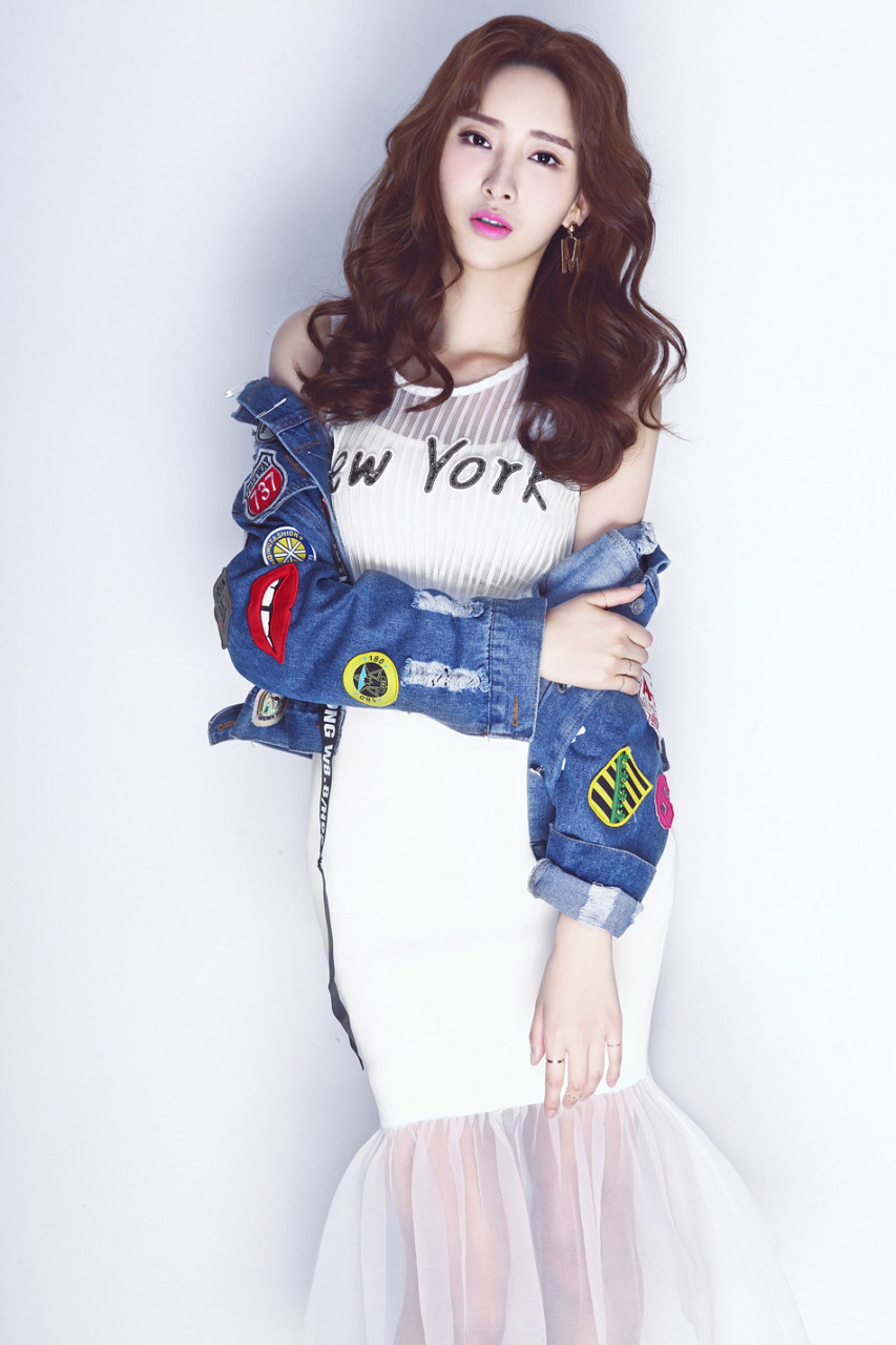 美女演员胡丹丹