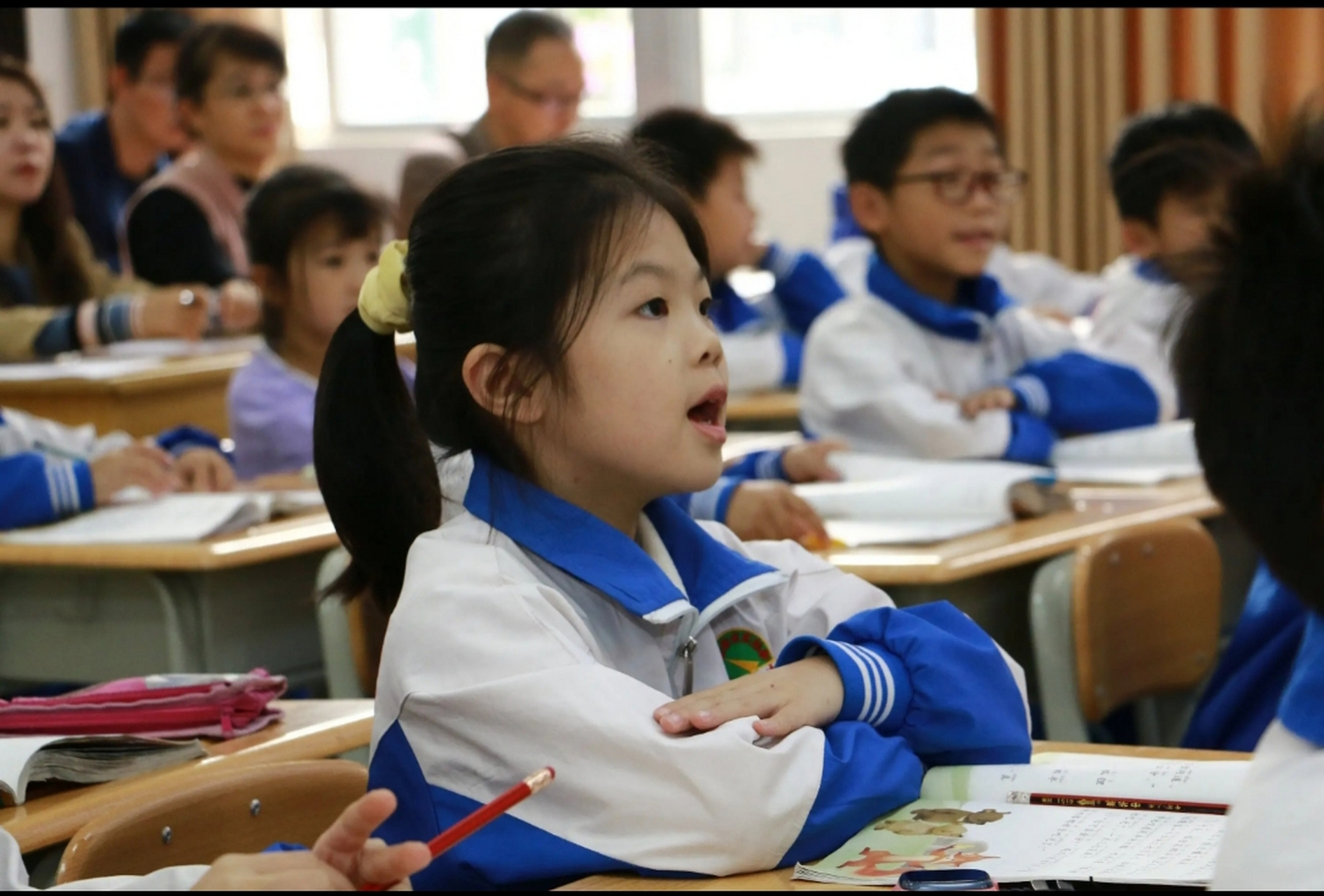 93家有小学生,想必爸爸妈妈们最常和孩子说的一句话就是"上课要认真