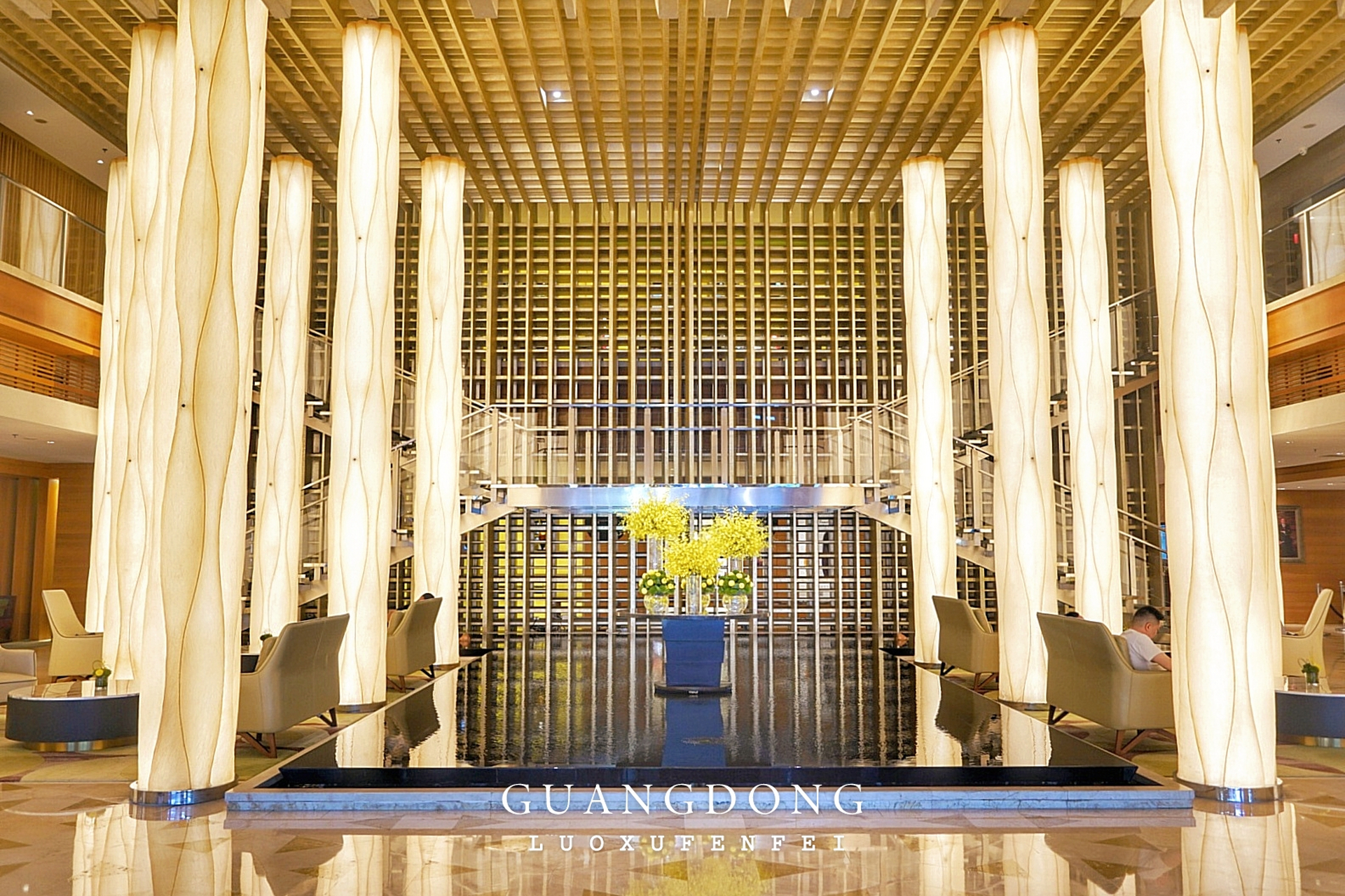 在深圳选酒店,地段非常重要,金茂深圳jw万豪酒店位于4条地铁主干线的