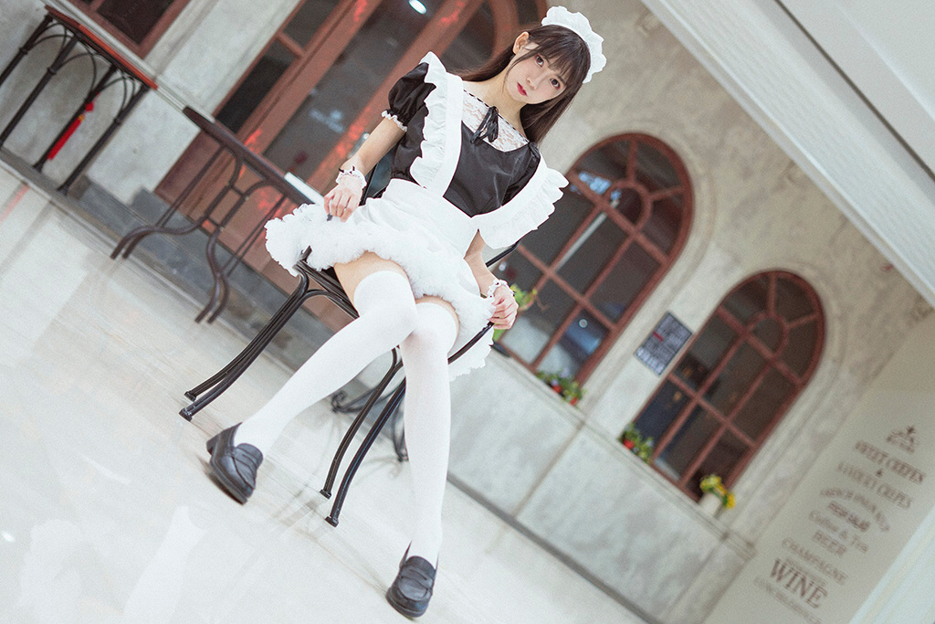 莓可-w-的女仆装扮，辛勤的小园丁