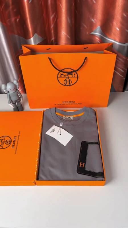 爱马仕圆领圆领长袖t恤衫,个性典雅新鲜感展现淋漓尽致-度小视