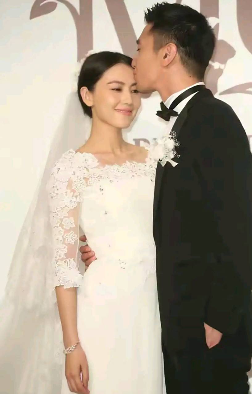 娱乐圈狗仔又爆出一个大瓜 4月8日高圆圆赵又廷突然受到关注,爆料他俩