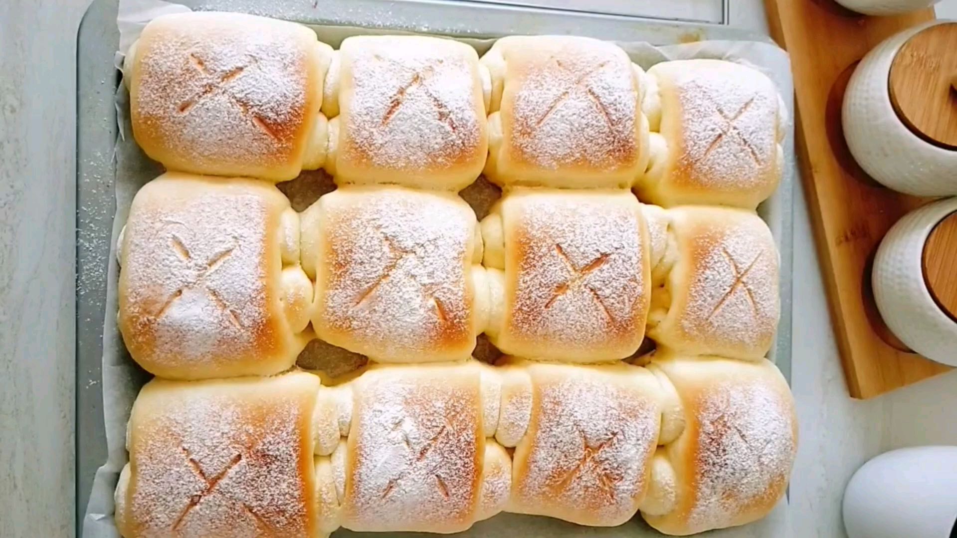 做法简单～手把手教你做好看又好吃的云朵面包