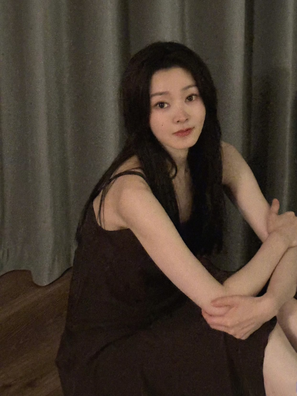 白敬亭眼光真不错!素颜的宋轶也这么显少女感,看起来像个小姑娘