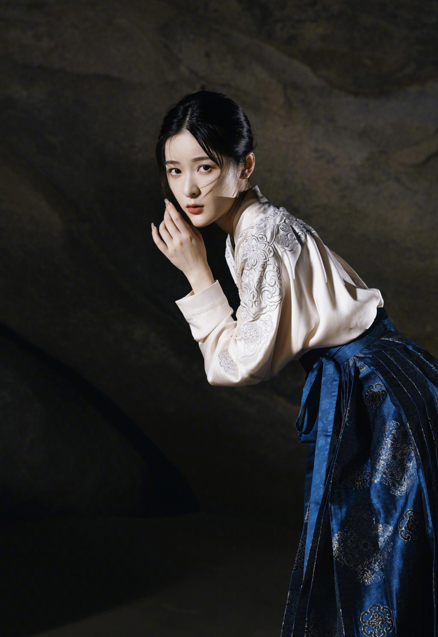 徐娇红色马面裙#徐娇红色马面裙,出席华表奖,真的太好看了!