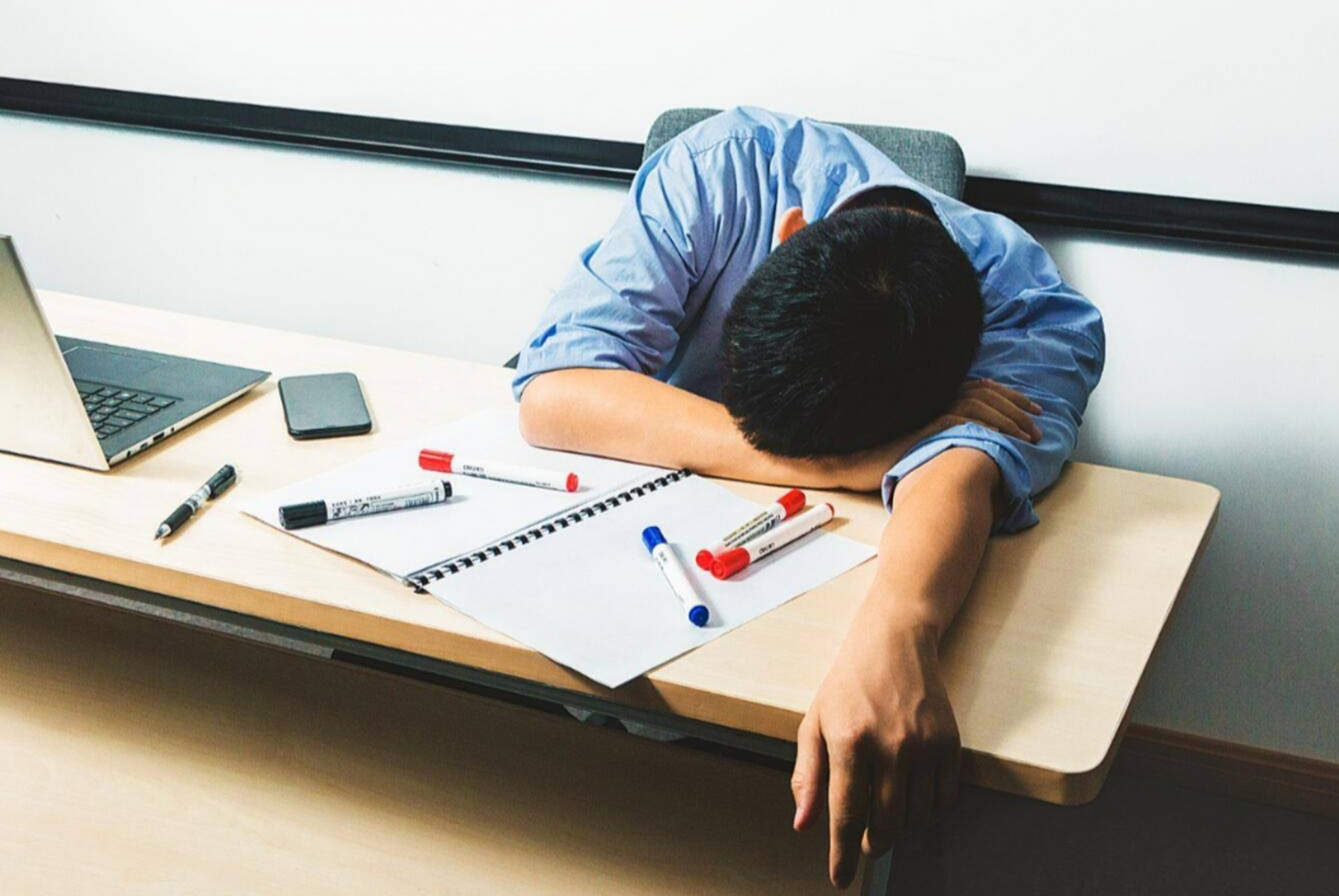 在我看来,加班要么是能力不足,在规定的时间内不能完成工作任务;颐创