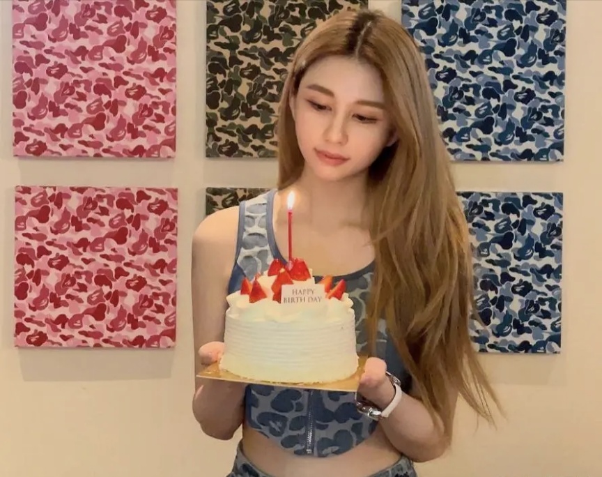 邱淑贞女儿沈秀靖:22岁生日时尚秀,火辣身材备受称赞
