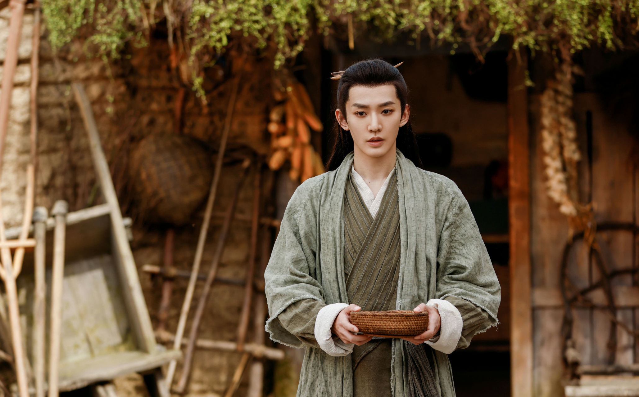 《长相思》开播,邓为在里面演了男狐狸精,还真别说,真的好帅,如果男