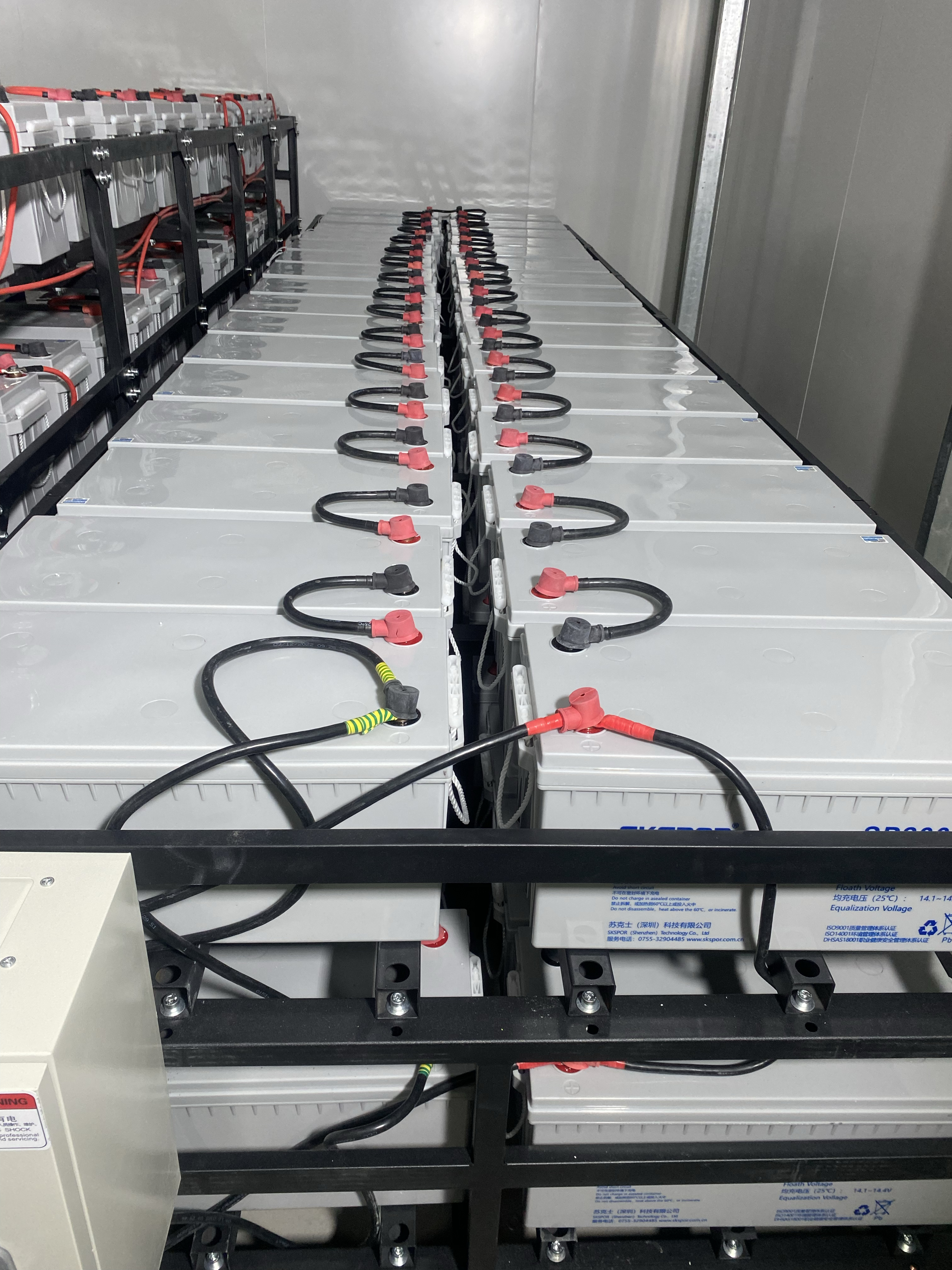 ups蓄电池组安装摆放图