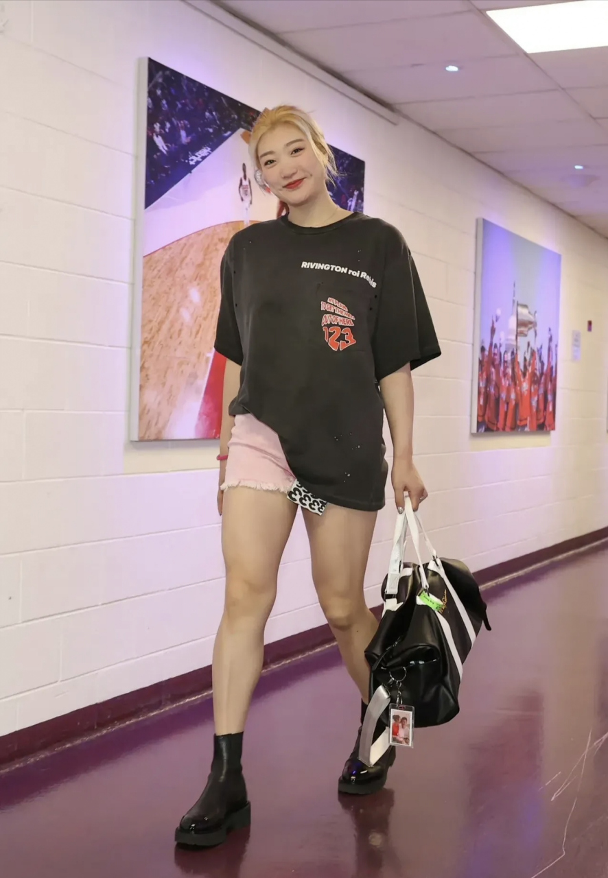 中国女篮 李梦,去了wnba联赛,越来越漂亮了,实力越来越强,也越来越