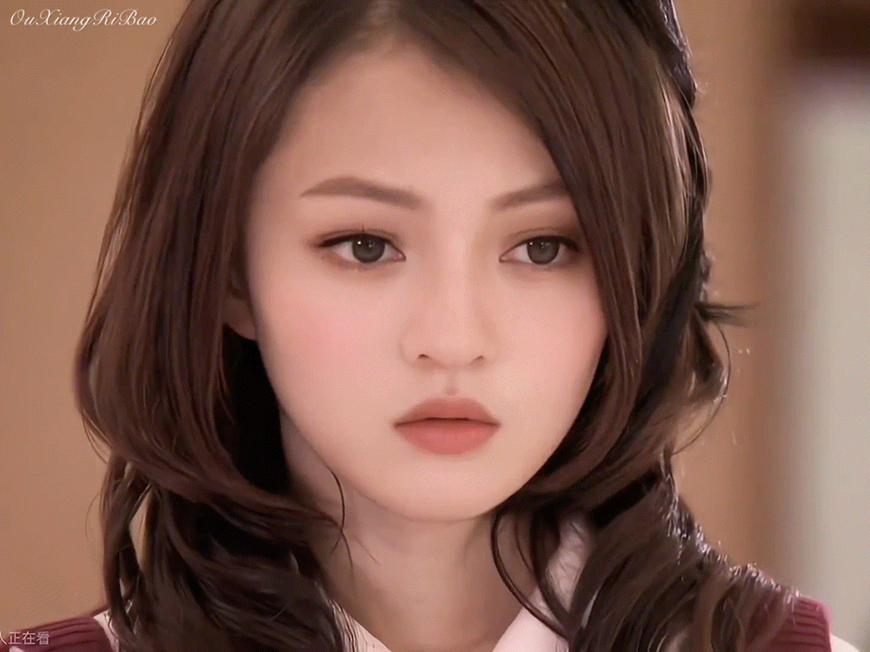 这部电视剧是很多人对"玛丽苏"的启蒙,这种白色公主裙配小皇冠,也就