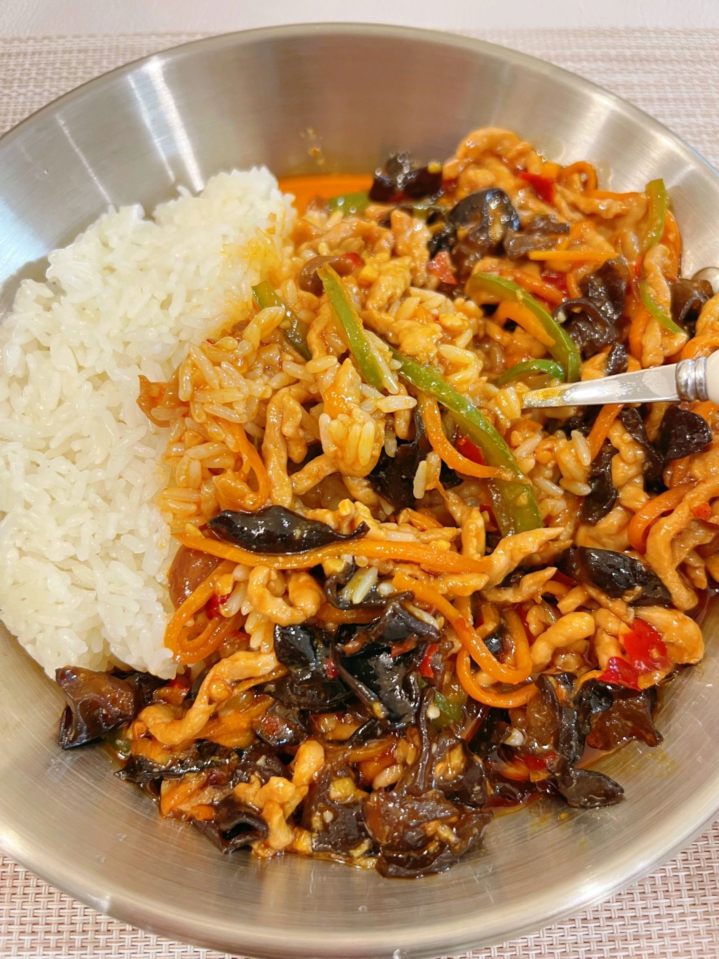 好吃到舔盘的鱼香肉丝️汤汁拌饭