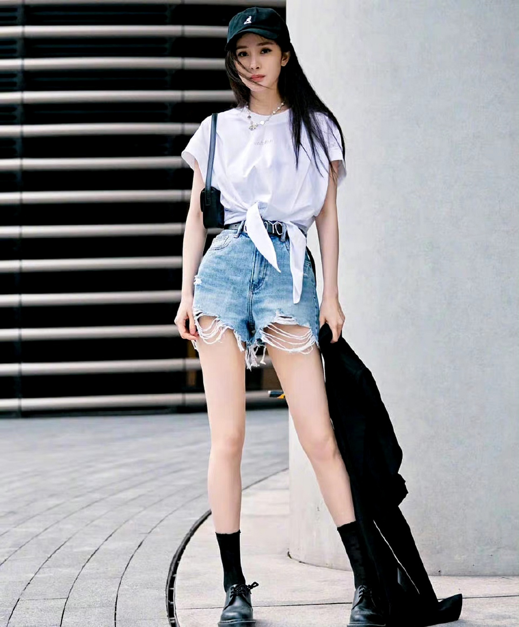 杨幂牛仔短裤,身材好好