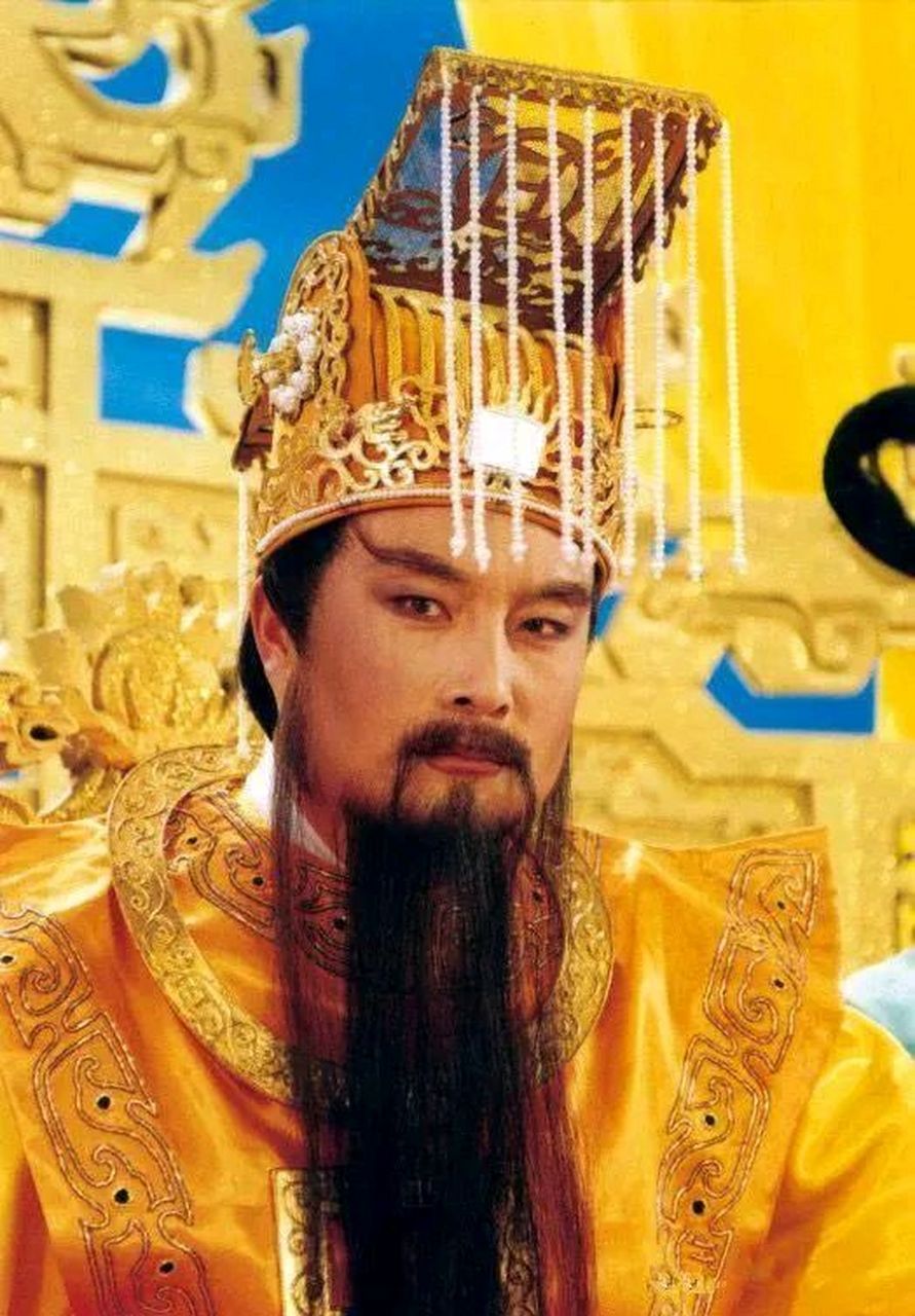 主持人王芳,问西游记玉皇大帝扮演者,王卫国,您拍西游记,报酬是多少?