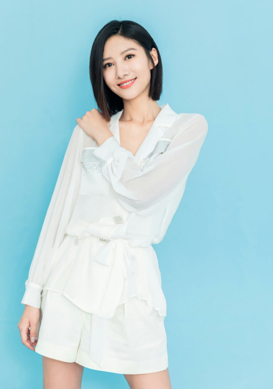 吴优# #明星# #时尚穿搭# 吴优,一个长在我笑点上的人