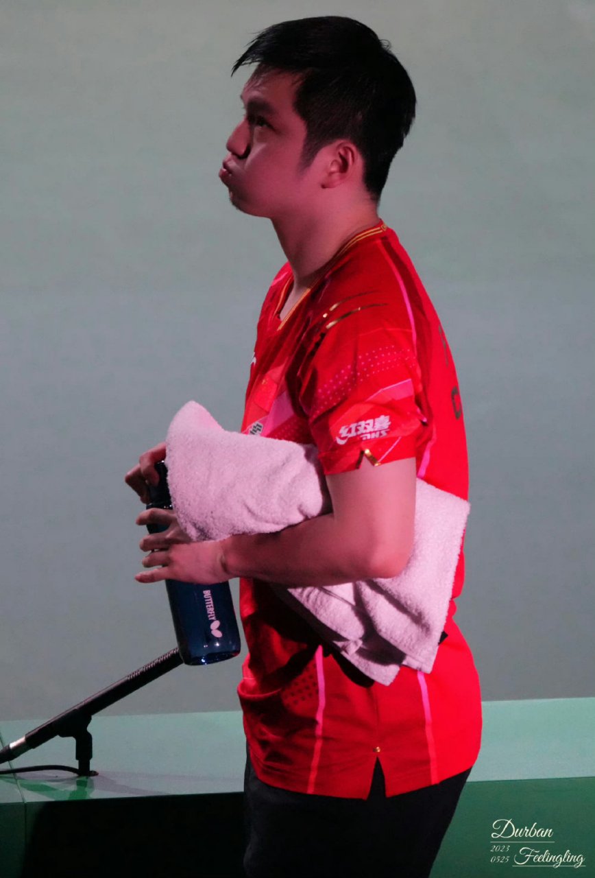 樊振东# 可可爱爱,快快乐乐的去打球,早安