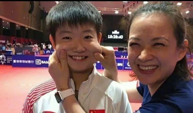 陈梦豪取两金为什么还是遮不住孙颖莎的光芒呢?孙颖莎有多好?