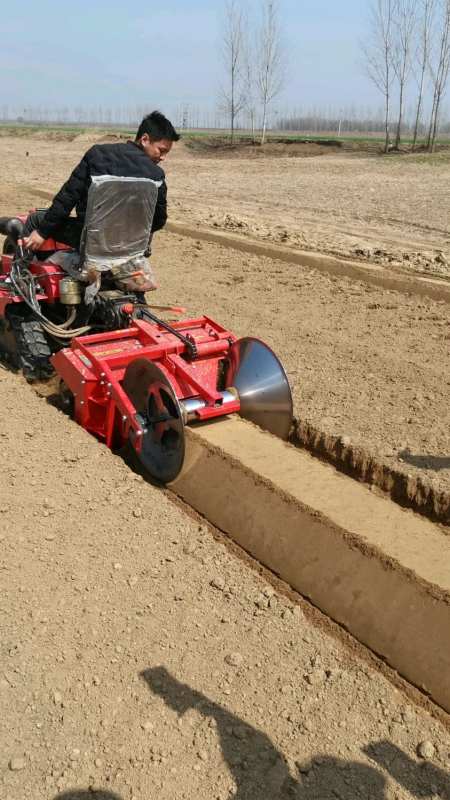 种草莓种地用的起垄机筑埂机