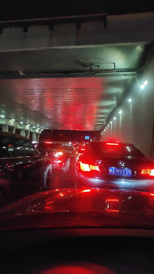 郑州花园路北环立交堵车严重!