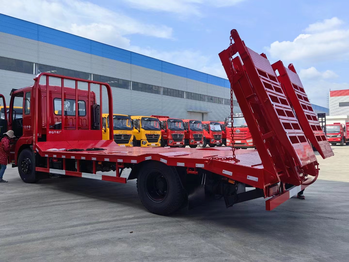 东风一排半平板运输车