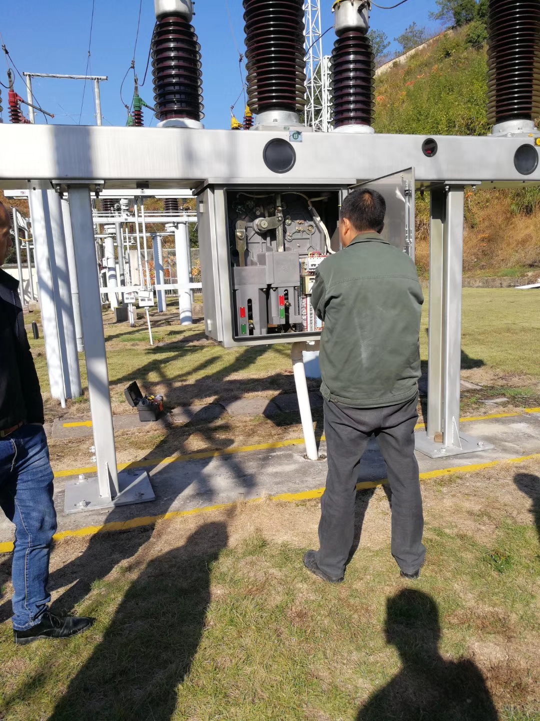 110kv变电站六氟化硫断路器lw36-126/2000a检修,更换