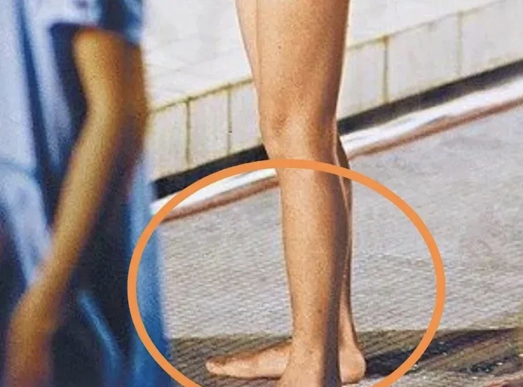 很多人说翁美玲个子很矮小,甚至有人还说她没有一米